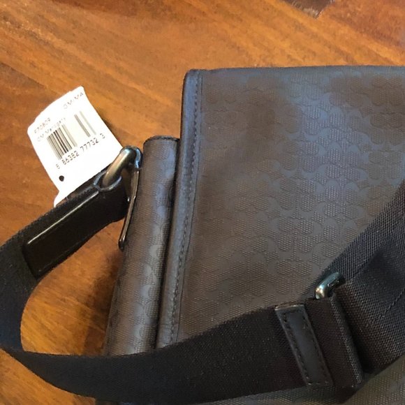 NWT COACH HERITAGE SIGNATURE EMBOSSED PVC MESSENGER 70809 - Picture 7 of 8